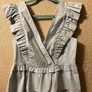 Cute top!! Like new!!